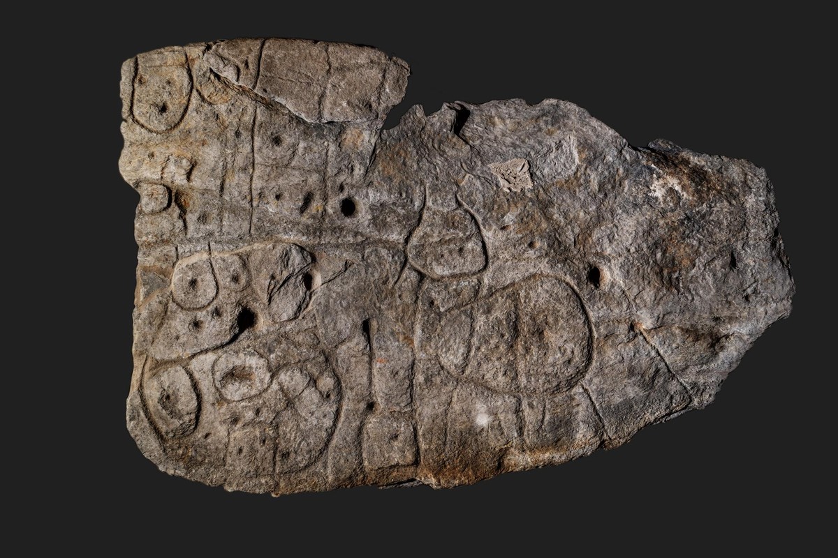 La lastra incisa di Saint-Bélec: un’antichissima mappa 3D ?