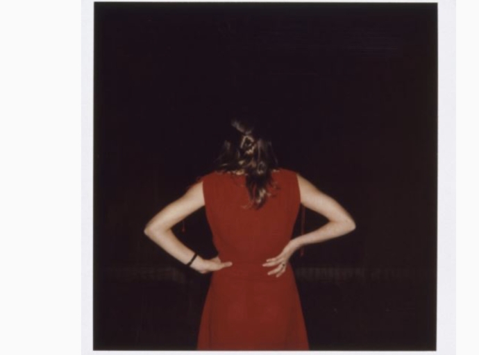 Fig. 1- Luigi Ghirri, Formigine, Modena, 1980 – 8×8 cm – Courtesy Thomas Dane Gallery, Londra e Napoli