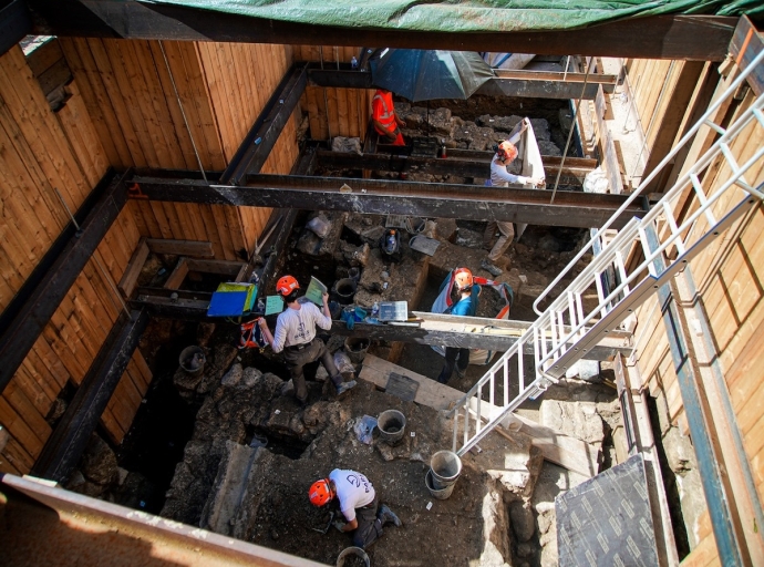 Nuove scoperte archeologiche sotto la piazza antistante Notre Dame de Paris 