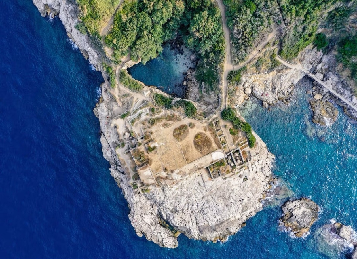 La villa romana di Capo di Sorrento rinasce in 3D: un cantiere digitale tra terra, aria e mare
