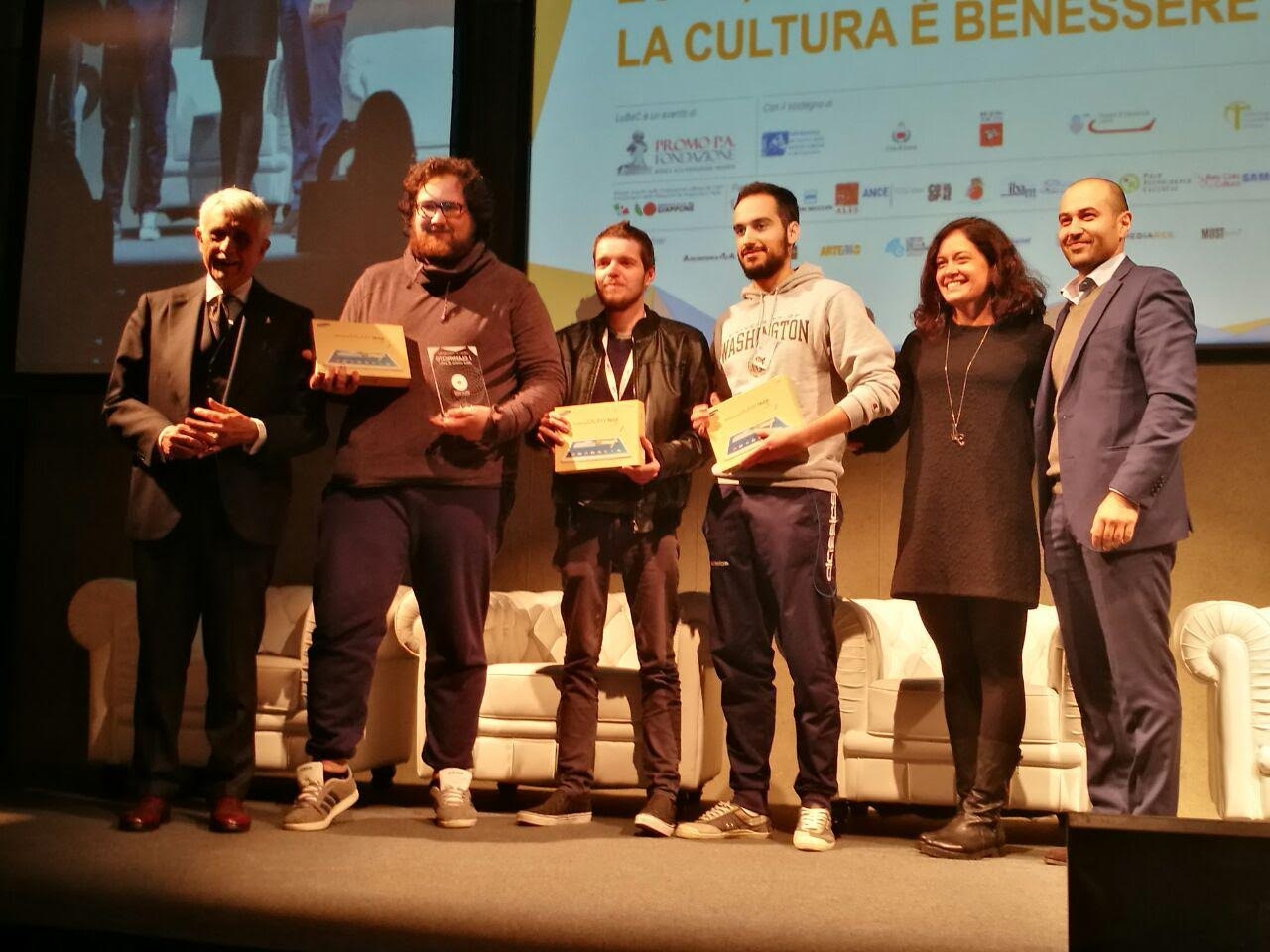 Wearable Technologies: i Dark Side Ducks vincono Creathon, la maratona di creatività di LuBeC